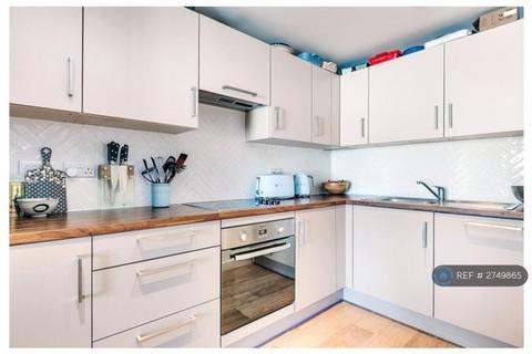 1 bedroom flat to rent, Riverlight Quay, London, SW11