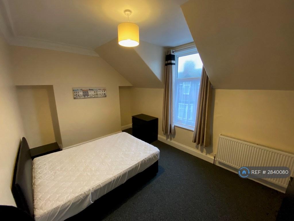 Master Bedroom (Img 2)