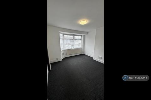 Studio to rent, Kent Road, Dagenham (Close To Dagenham East Station), RM10