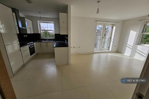 2 bedroom flat to rent, Oakbraes, Godalming, GU7