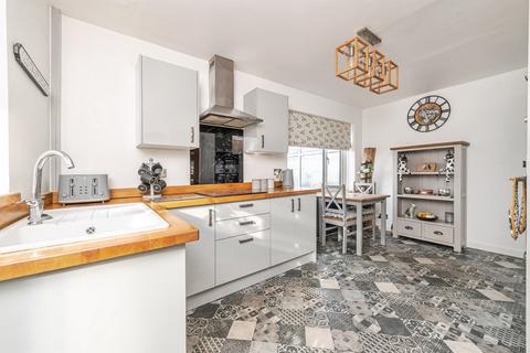 3 bedroom semi-detached house for sale, High Street, Hanging Heaton, Batley