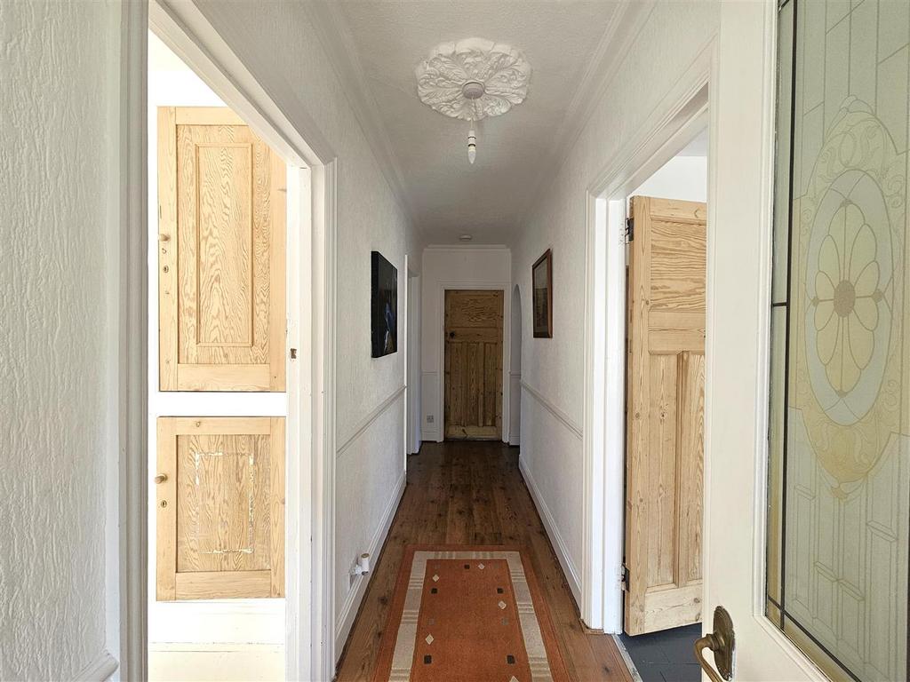 Hallway.jpg