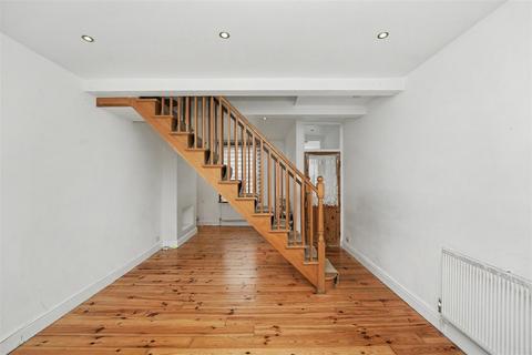 2 bedroom end of terrace house for sale, Halifax Road, Enfield
