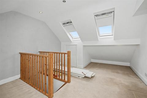 2 bedroom end of terrace house for sale, Halifax Road, Enfield