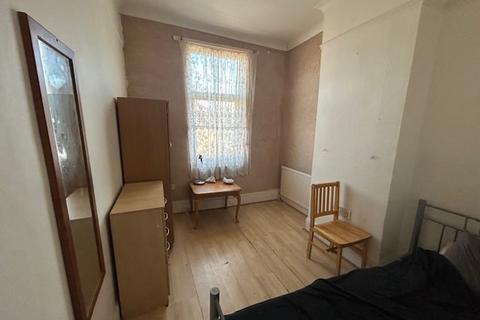 3 bedroom apartment for sale, Bruce Road, London, NW10