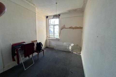 3 bedroom apartment for sale, Bruce Road, London, NW10