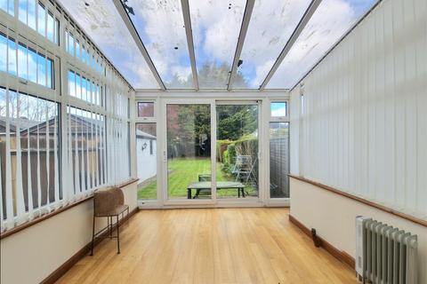 3 bedroom semi-detached house to rent, Carlton Avenue East, Wembley