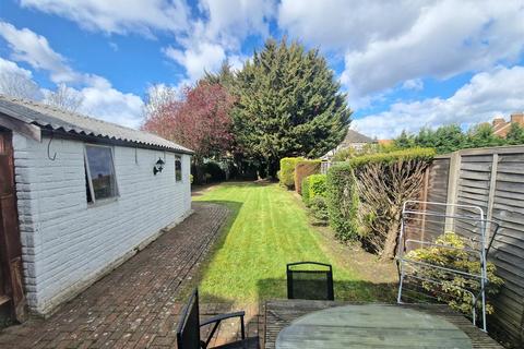 3 bedroom semi-detached house to rent, Carlton Avenue East, Wembley
