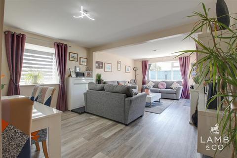 3 bedroom detached bungalow for sale, Whitegates Court, Clacton-On-Sea CO16