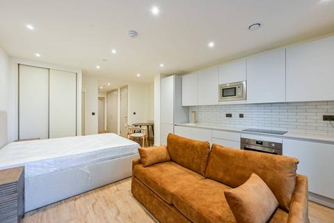 Studio to rent, Selbourne Road, Walthamstow, E17