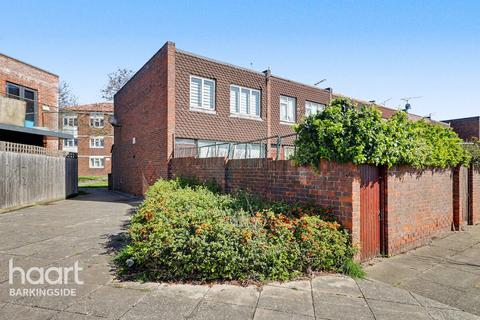 3 bedroom end of terrace house for sale, Haldon Close, Chigwell