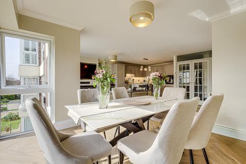 undefined, First Avenue, Westcliff-on-sea, SS0