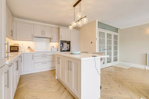 undefined, First Avenue, Westcliff-on-sea, SS0