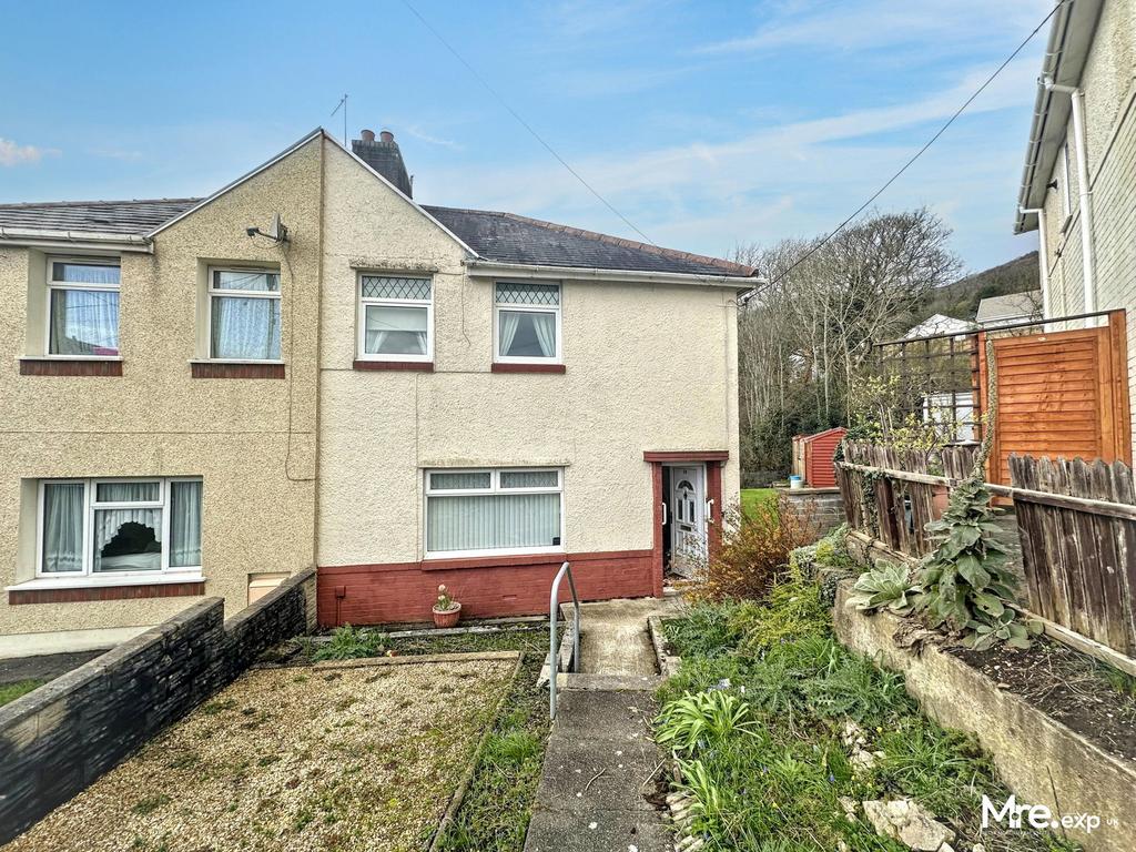 Cwrt Y Clafdy Neath SA10 3 Bed Semi detached House 90 000 cwrt-y-clafdy-neath-sa10-3-bed-semi-detached-house-90-000