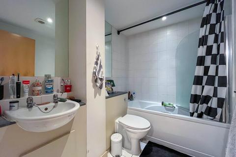 2 bedroom flat to rent, Lovell House, Skinner Lane, Leeds