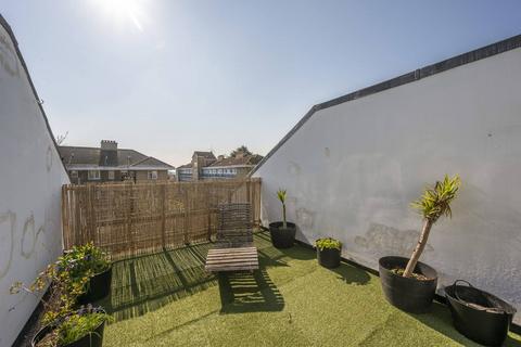 2 bedroom flat to rent, Claudia Place, Southfields, London, SW19