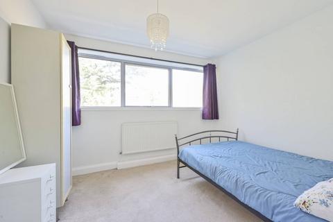 2 bedroom flat to rent, Claudia Place, Southfields, London, SW19