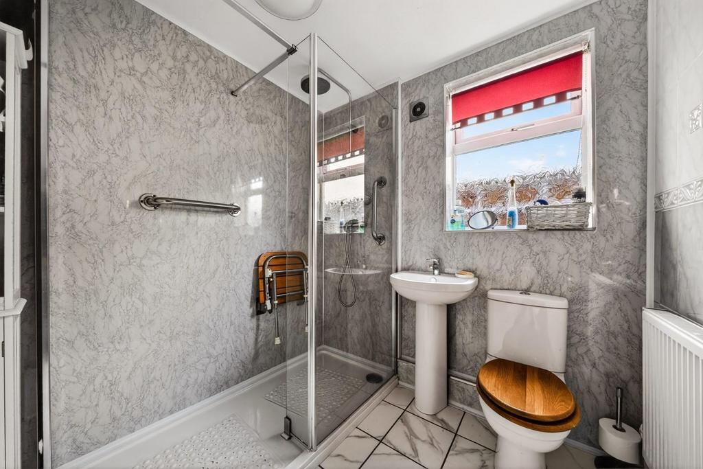 Shower Room 2.jpg