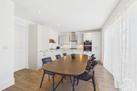 3 bedroom detached house for sale, Hardwick Way, Leeds