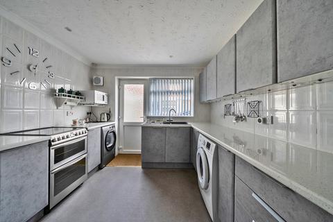 2 bedroom bungalow for sale, Thames Avenue, Swindon, Wiltshire
