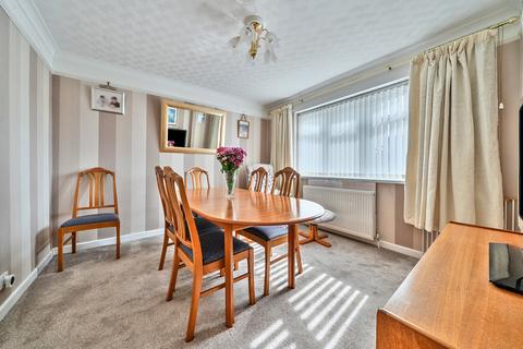 2 bedroom bungalow for sale, Thames Avenue, Swindon, Wiltshire