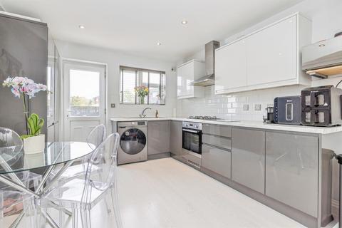 2 bedroom maisonette for sale, Vega Road, Bushey