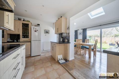 4 bedroom detached house for sale, Chiltern Way, Tring
