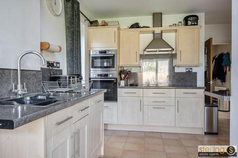 4 bedroom detached house for sale, Chiltern Way, Tring
