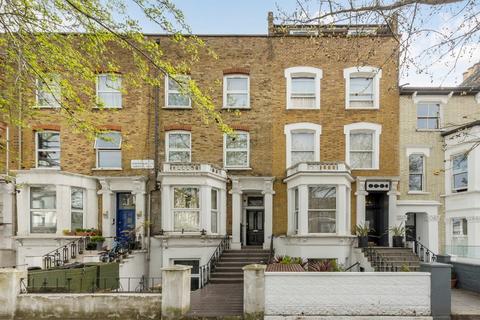 Studio to rent, Hammersmith Grove, London W6