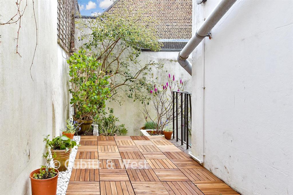 Patio / Decking