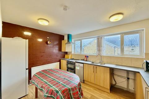 4 bedroom townhouse to rent, Corban Road, Hounslow TW3