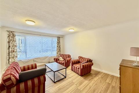 4 bedroom townhouse to rent, Corban Road, Hounslow TW3