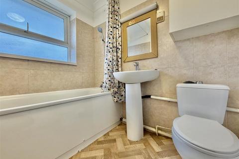 4 bedroom townhouse to rent, Corban Road, Hounslow TW3