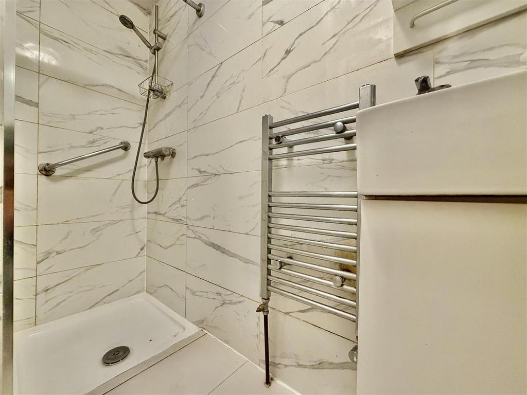 Shower Room/ WC