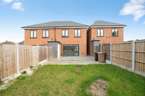 undefined, Tweed Way, Romford, RM1