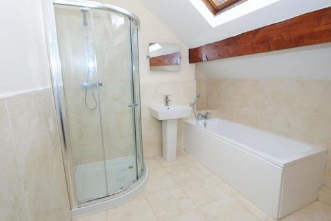 3 bedroom flat to rent, Ravenscar Avenue, Leeds