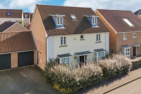 5 bedroom detached house for sale, Towpath Avenue, Northampton