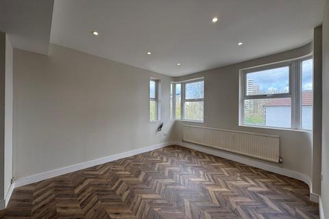3 bedroom flat to rent, Ecclestone Place, Wembley
