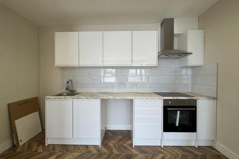 3 bedroom flat to rent, Ecclestone Place, Wembley