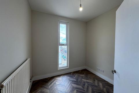 3 bedroom flat to rent, Ecclestone Place, Wembley
