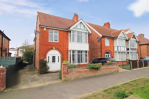 4 bedroom house for sale, Park Avenue, Skegness