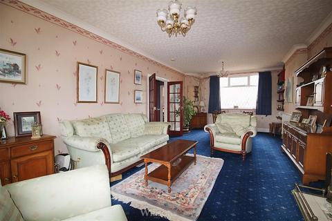 4 bedroom house for sale, Park Avenue, Skegness