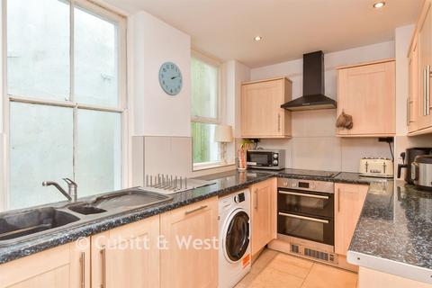 2 bedroom flat for sale, Denmark Terrace, Brighton, East Sussex