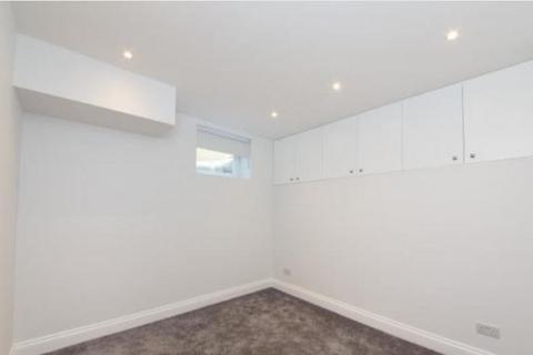 2 bedroom flat to rent, 46 Chippenham Road, London W9