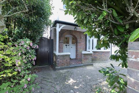 3 bedroom detached house for sale, Hobart Road, New Milton, Hampshire, BH25