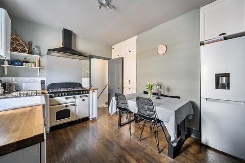 2 bedroom maisonette for sale, Boundary Road, Colliers Wood, London, SW19