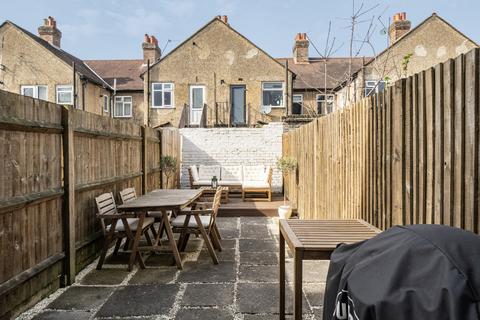 2 bedroom maisonette for sale, Boundary Road, Colliers Wood, London, SW19