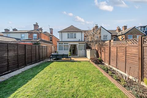 4 bedroom detached house for sale, Chertsey Road, Byfleet, KT14