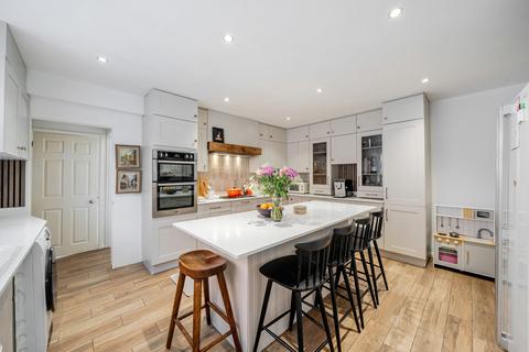 4 bedroom detached house for sale, Chertsey Road, Byfleet, KT14