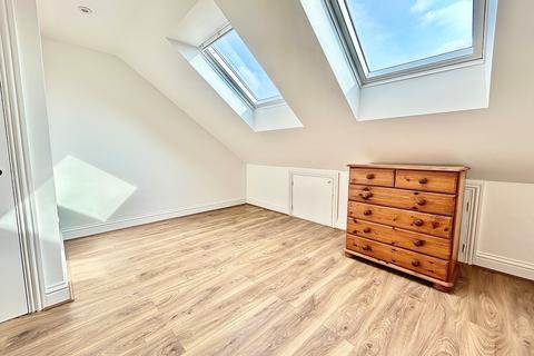 4 bedroom house to rent, Goldsmith Road, London, E17